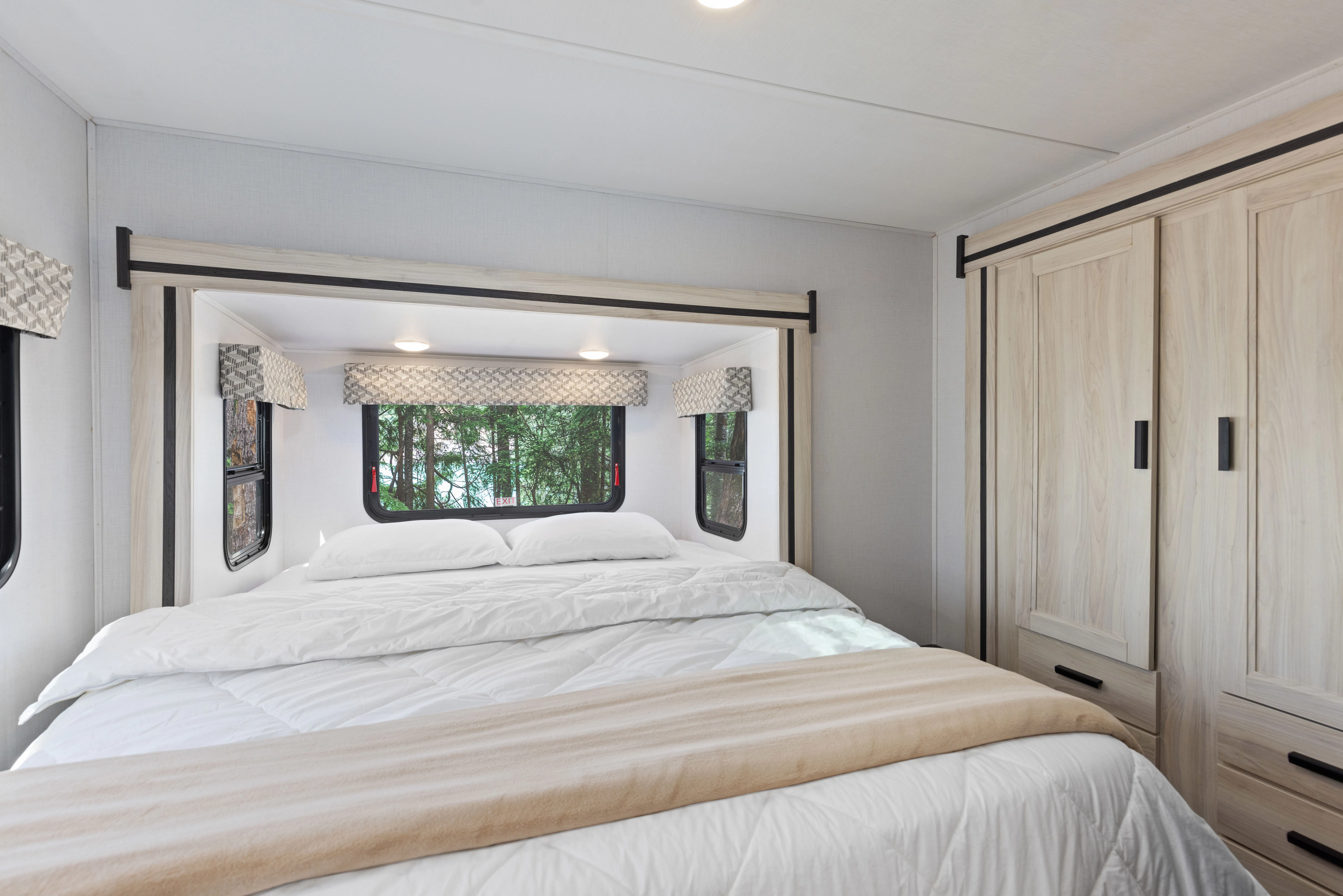 HDFahrzeugeCanadreamMHBMidi Motorhome MHB Interior 002