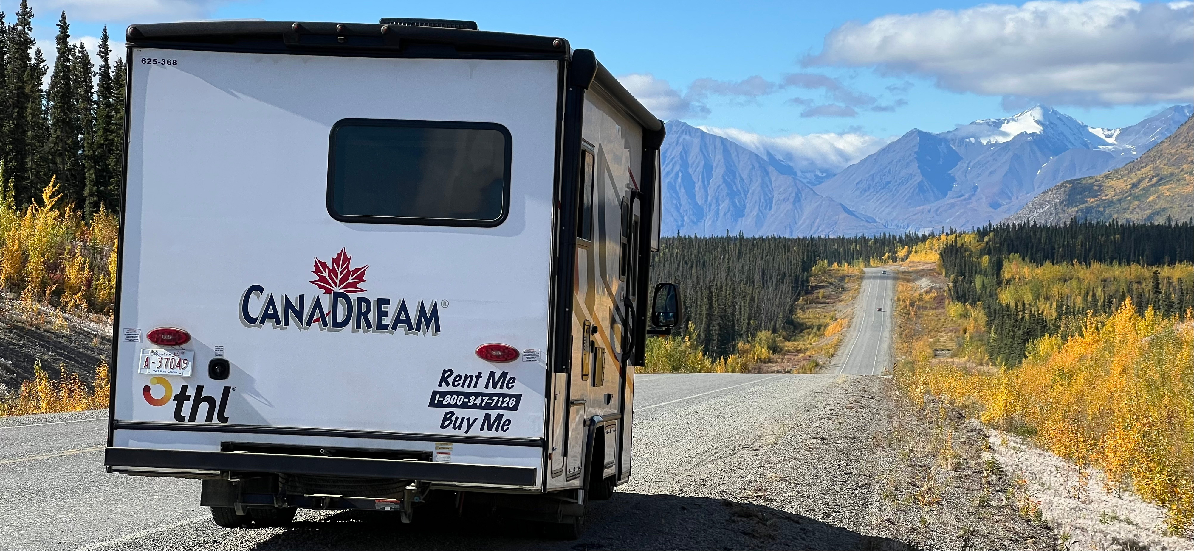 HDFahrzeugeCanadreamMHCCompact Motorhome MHC Yukon Travelling to the mountai