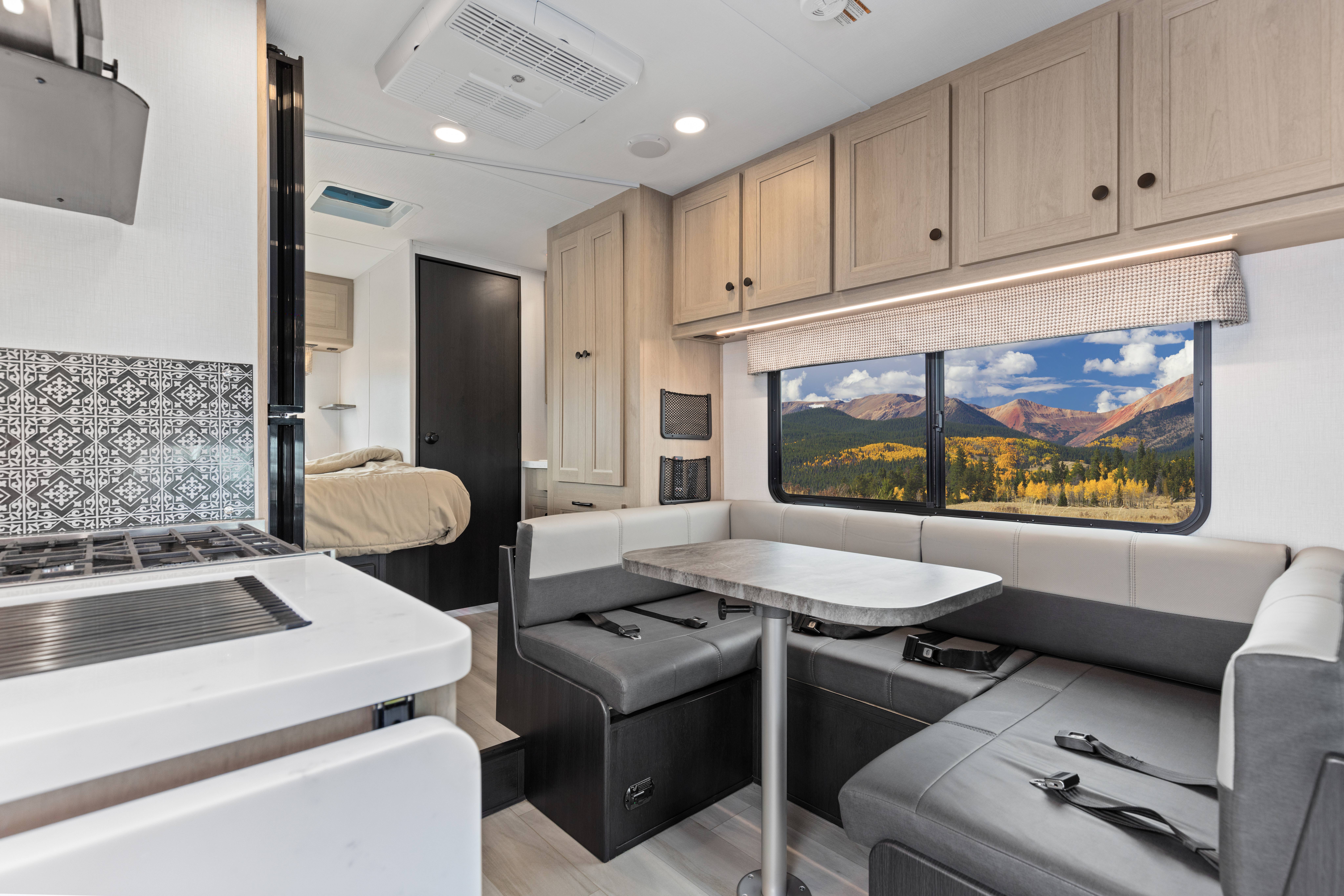 HDFahrzeugeCanadreamMHCCompactMotorhome MHC Interior 006