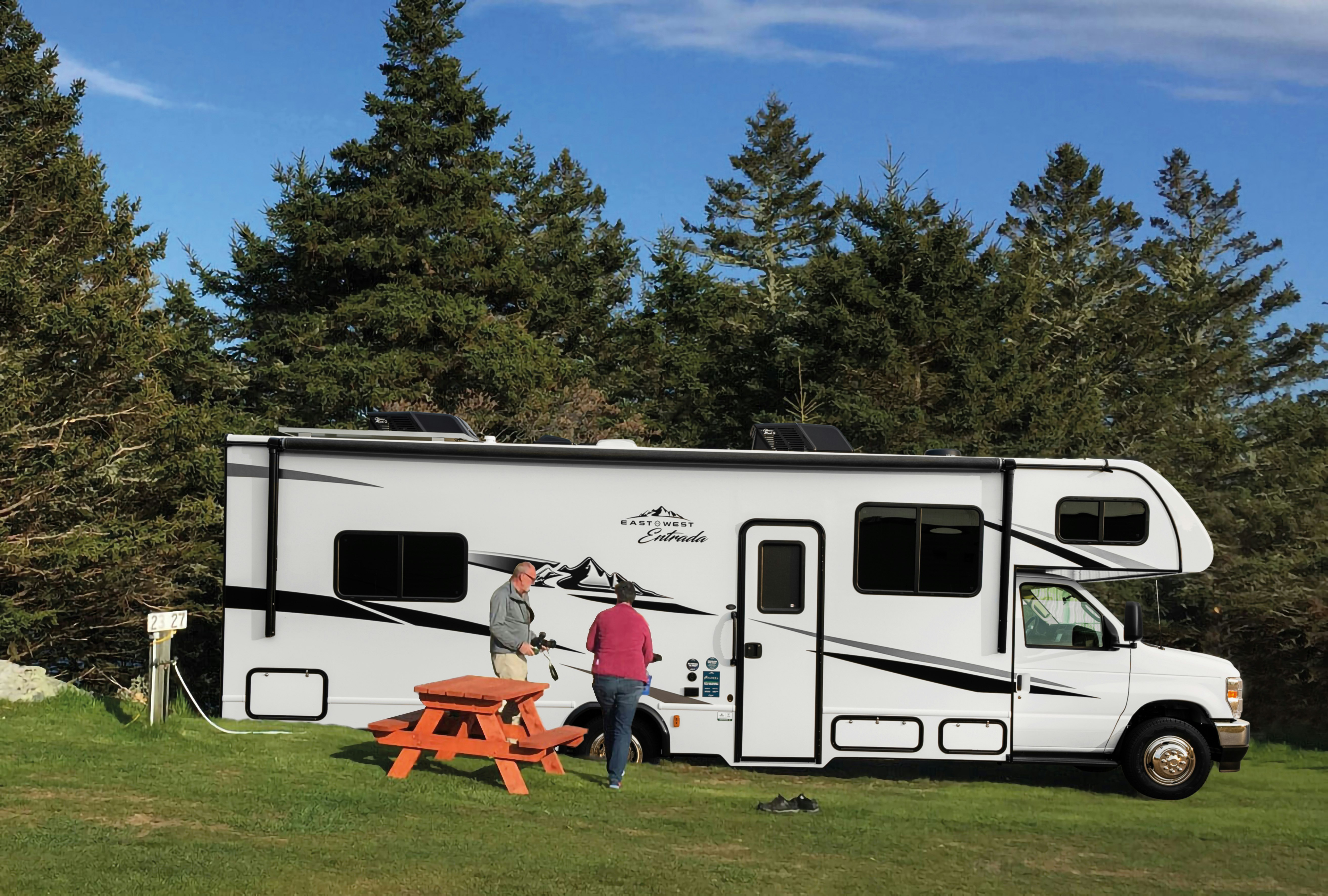 HDFahrzeugeCanadreamMHLExterior Alberta Campsite