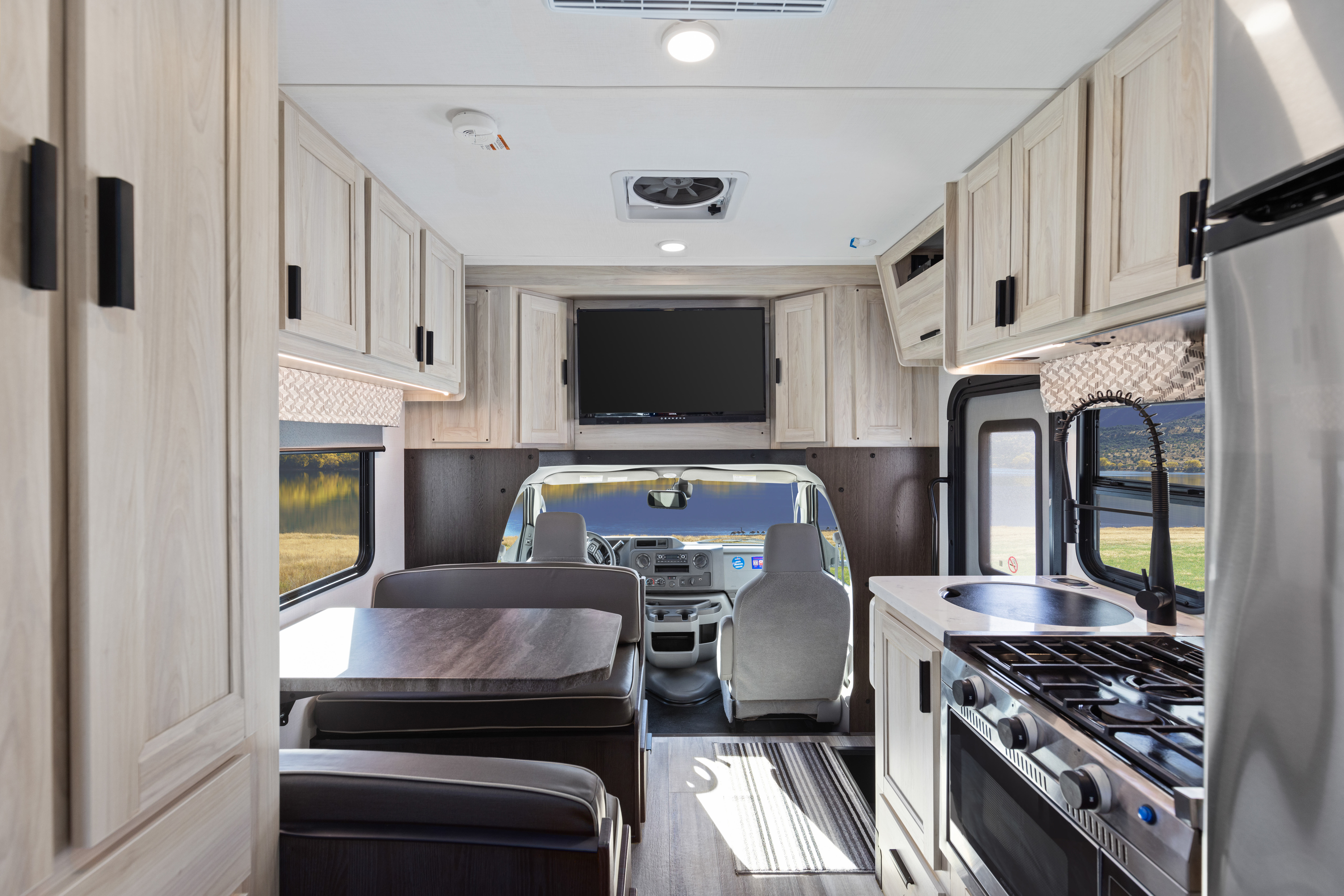 HDFahrzeugeCanadreamSVCSuper Van Camper SVC Interior 007