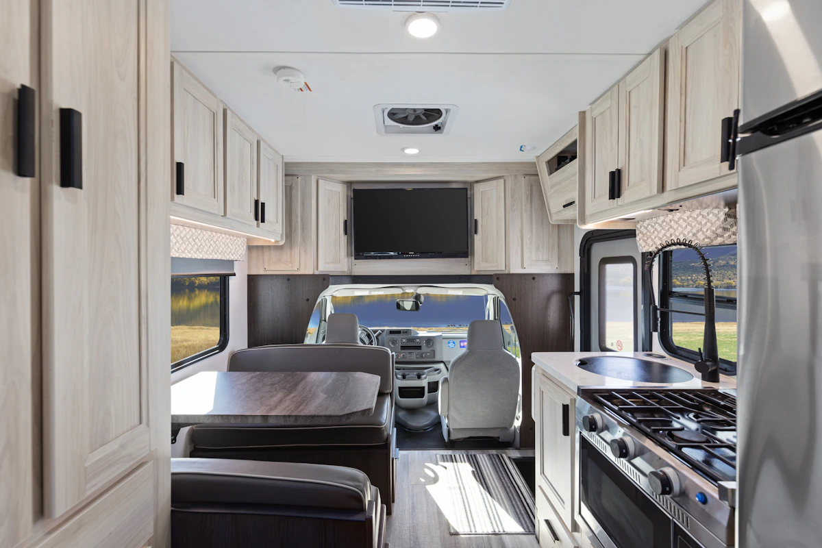 HDFahrzeugeCanadreamSVCSuper Van Camper SVC Interior 007