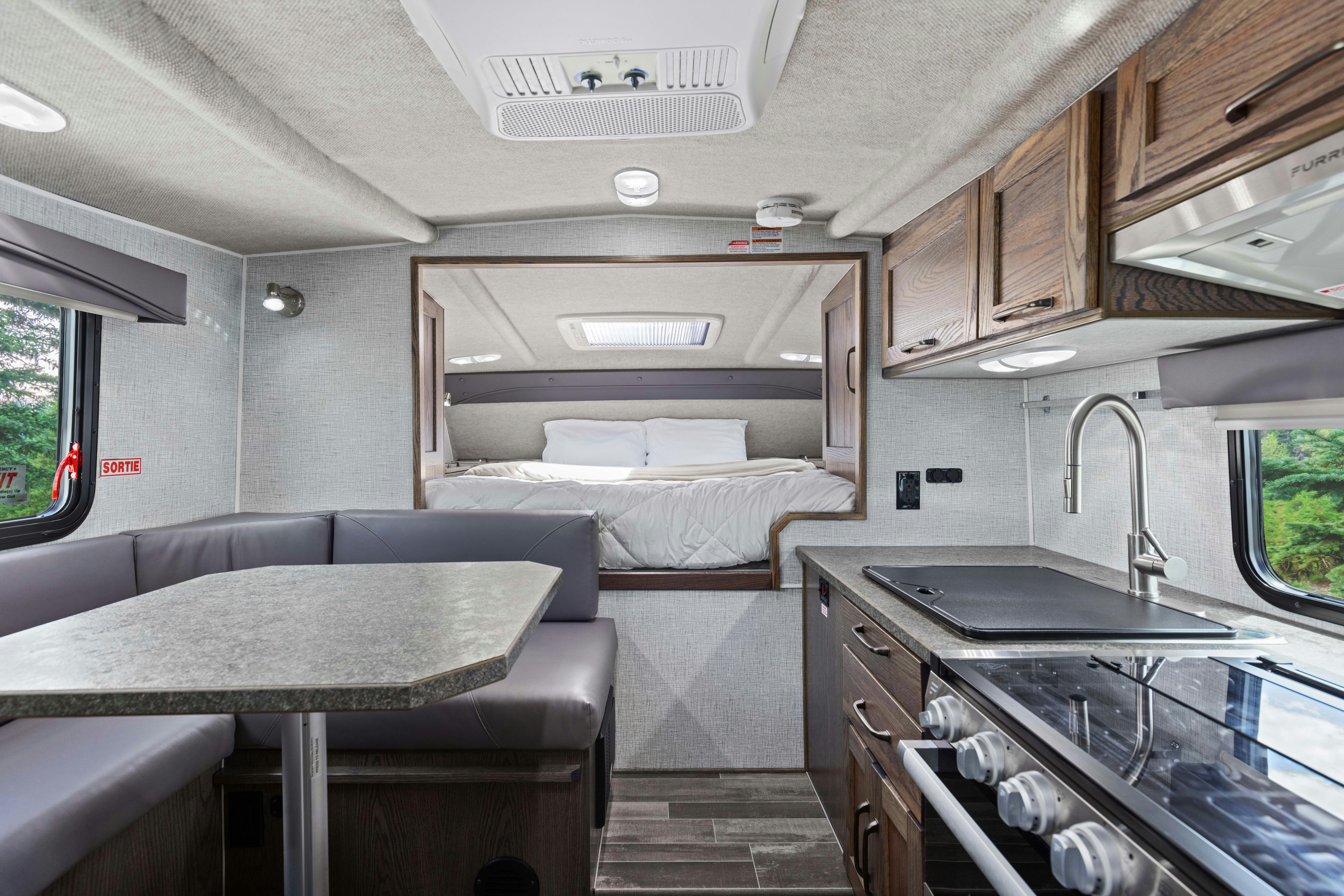HDFahrzeugeCanadreamTCAMaxi Travel Camper TCA Interior 005