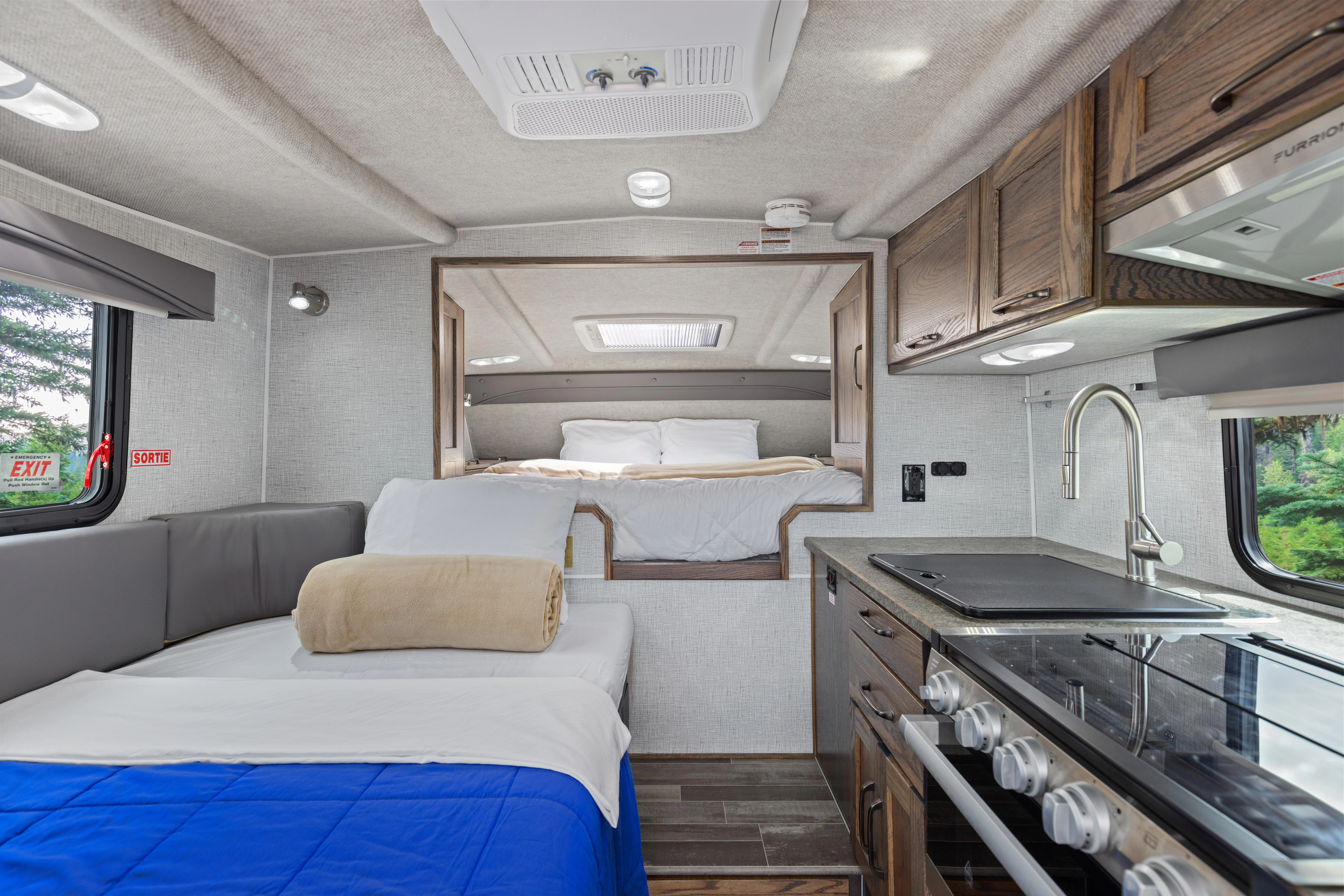 HDFahrzeugeCanadreamTCAMaxi Travel Camper TCA Interior 008