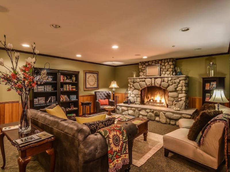 HDHotelWashingtonLa ConnerTheWildIrisInn Kamin