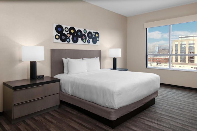 HotelTennesseeNashvilleHyatt House Nashville Downtown Zimmer