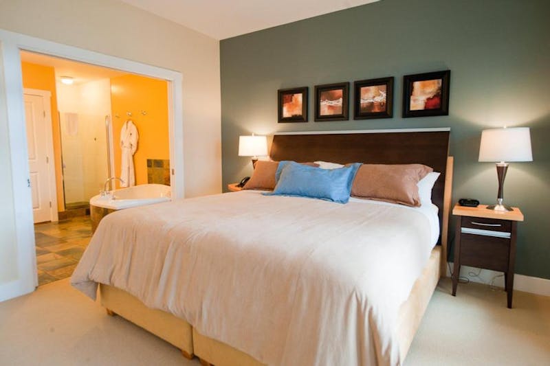 HotelBritish ColumbiaPainted Boat Resort Spa and Marina Zimmer1