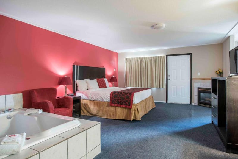 HotelBritish ColumbiaRamada Limited 100 Mile House Zimmer