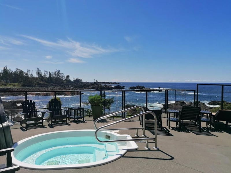 HotelBritish ColumbiaBlack Rock Oceanfront Resort Whirlpool