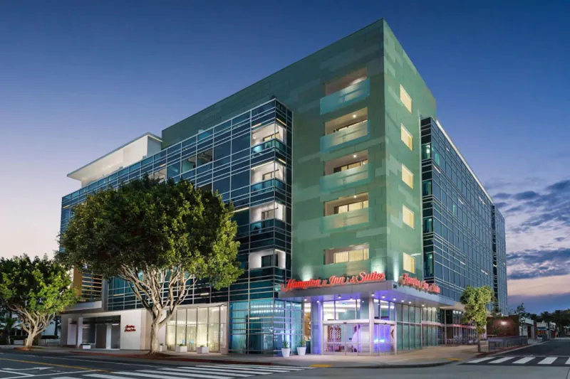 HotelCaliforniaHampton Inn Suites Santa Monica Aussen