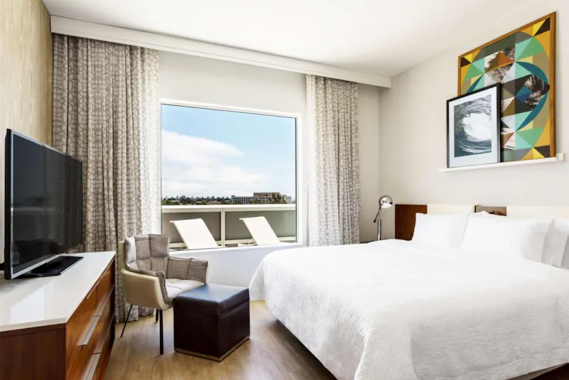 HotelCaliforniaHampton Inn Suites Santa Monica Zimmer