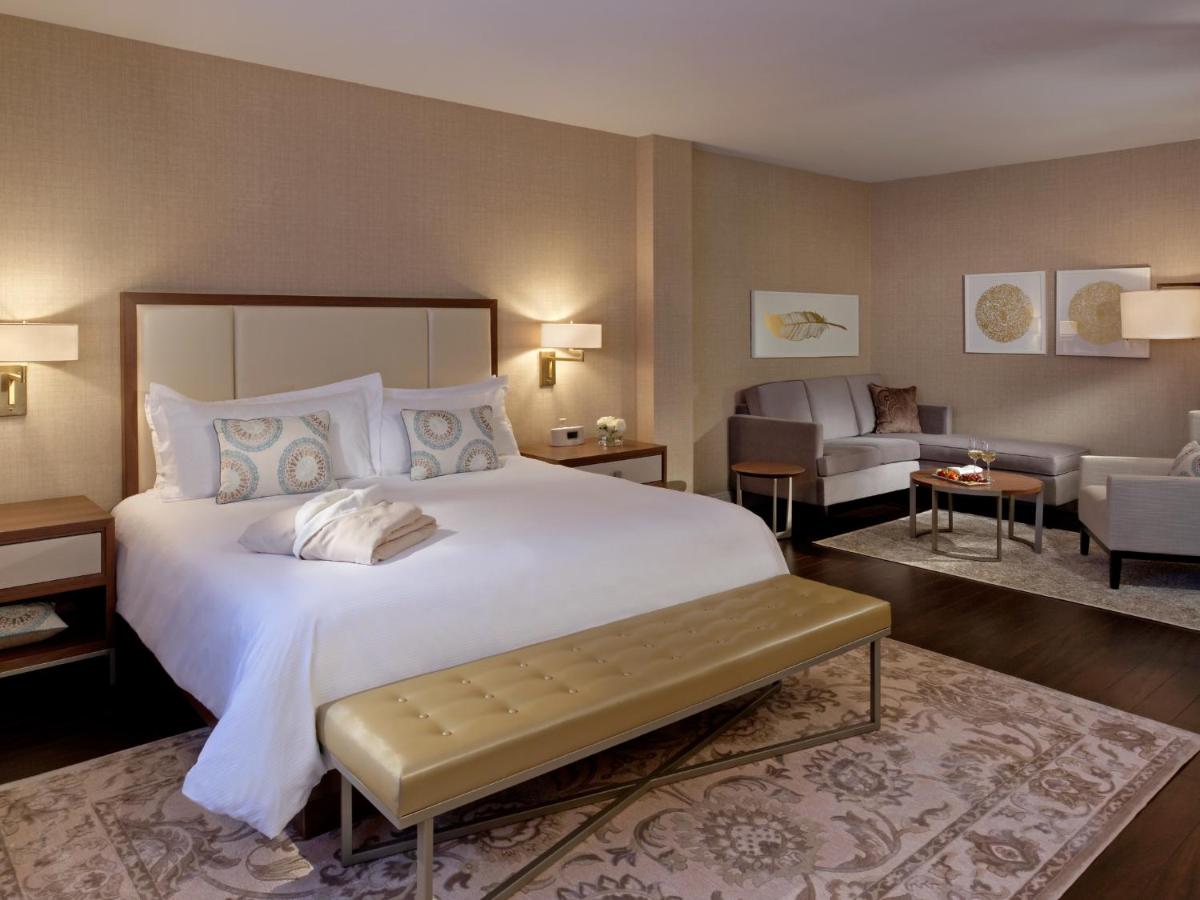 HotelNova ScotiaThe Lord Nelson Hotel Suites Zimmer