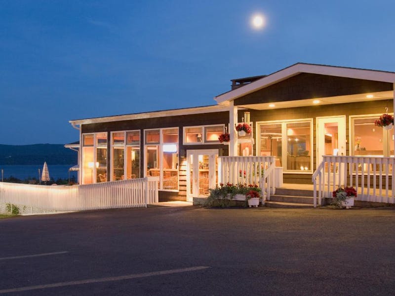 HotelNova ScotiaSilver Dart Lodge Restaurant