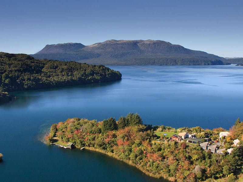 HDHotelNeuseelandSolitaire Lodge Lake TaraweraView