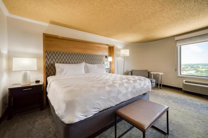 HotelAlabamaHoliday Inn Mobile Downtown Historic District Zimmer