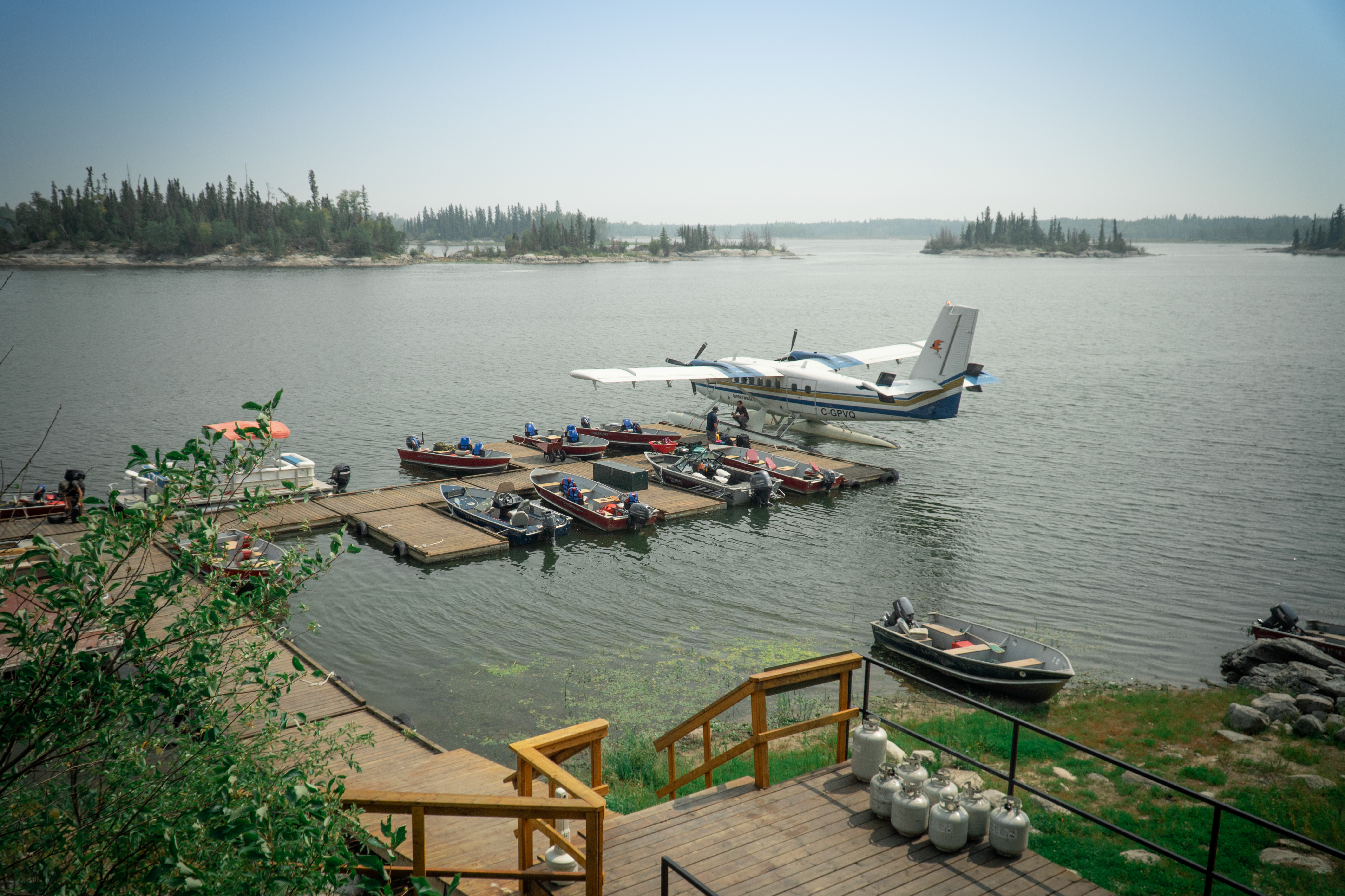 HDSaskatchewanTwin Falls LodgeWasserflugzeug am Pier