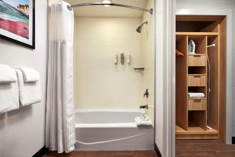 HDHotelCaliforniaPismo BeachHilton Garden Inn San Luis ObispoBad