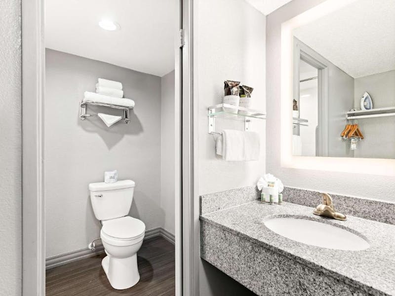 HDHotelCaliforniaSan DiegoBest Western Yacht Harbor HotelBad