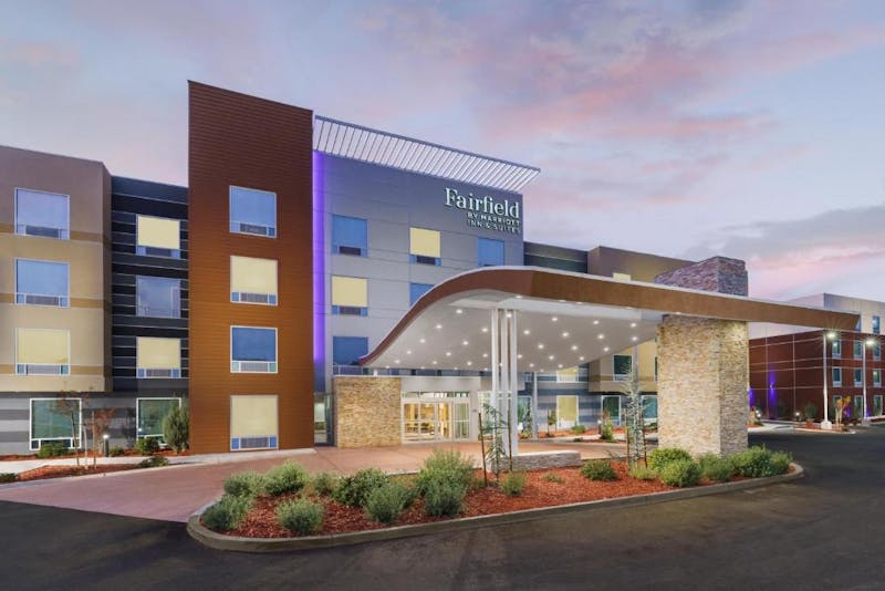 HDHotelCaliforniaYosemiteFairfield Inn und Suites Oakhurst Yosemiteaussen