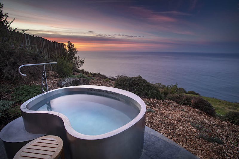 HDHotelCaliforniaMontereyPost Ranch Innwhirlpool