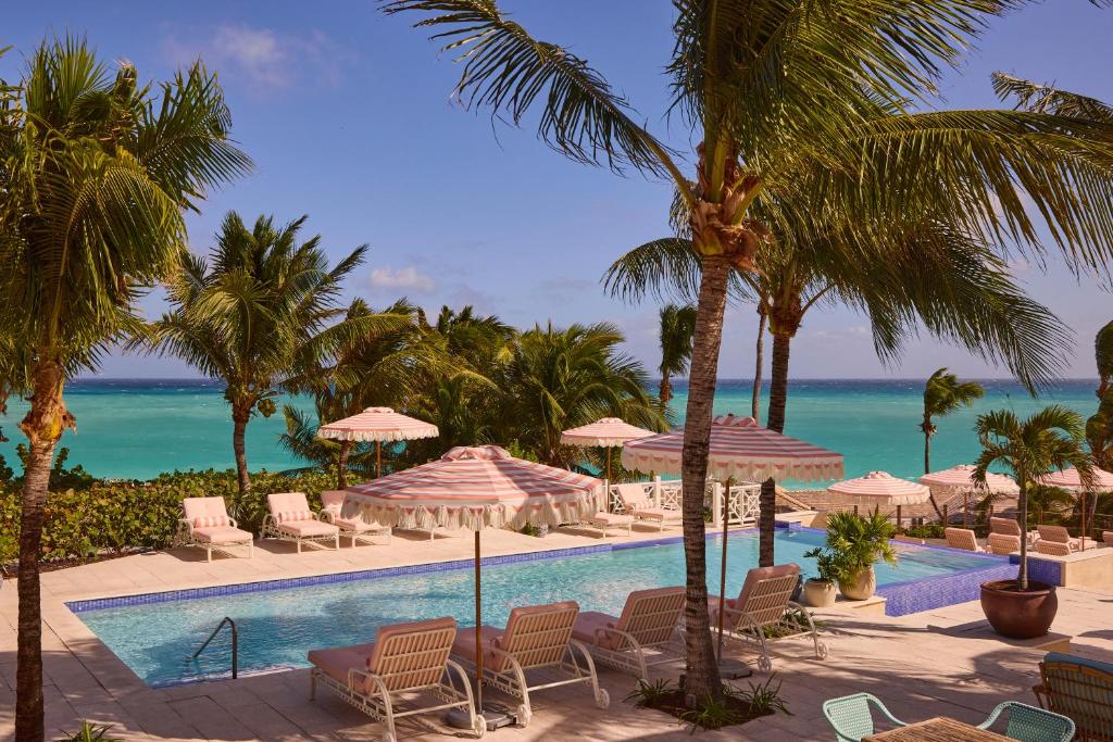 HDHotelBahamasEleutheraCoral Sands Inn Cottages Pool2