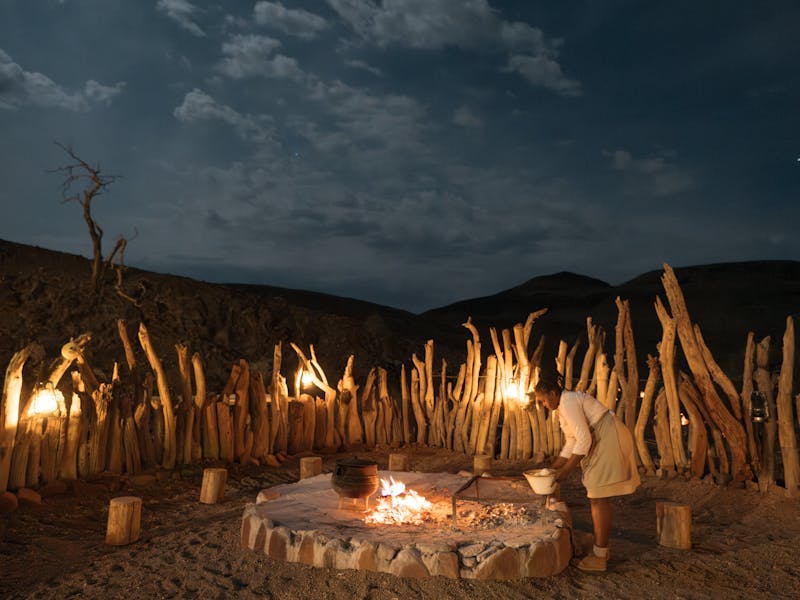HDHotelNamibiaWilderness Damaraland CampKochen by night
