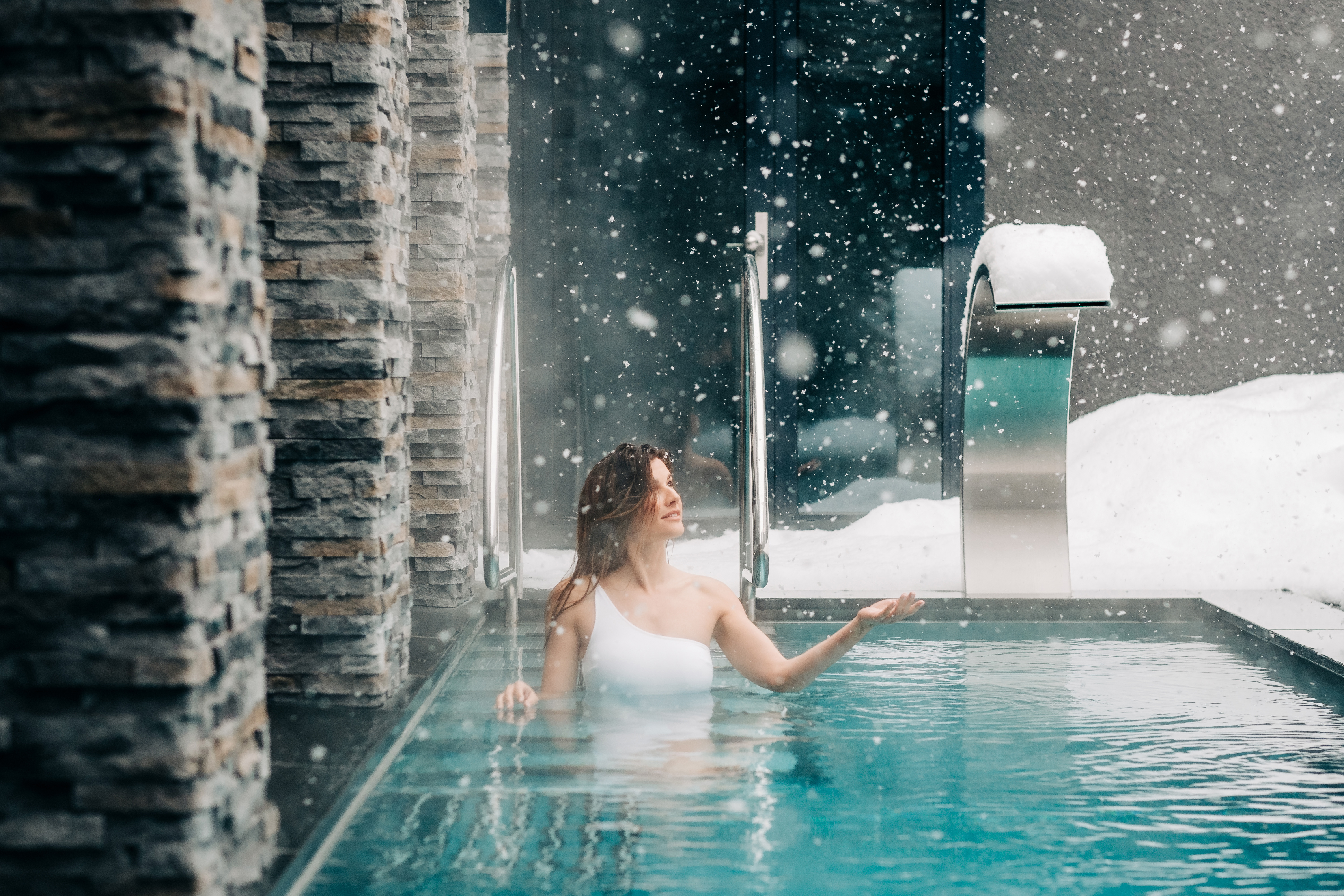 HDHotelSchweizThe CapraPeak Health Spa Outddor Wellness Pool 2