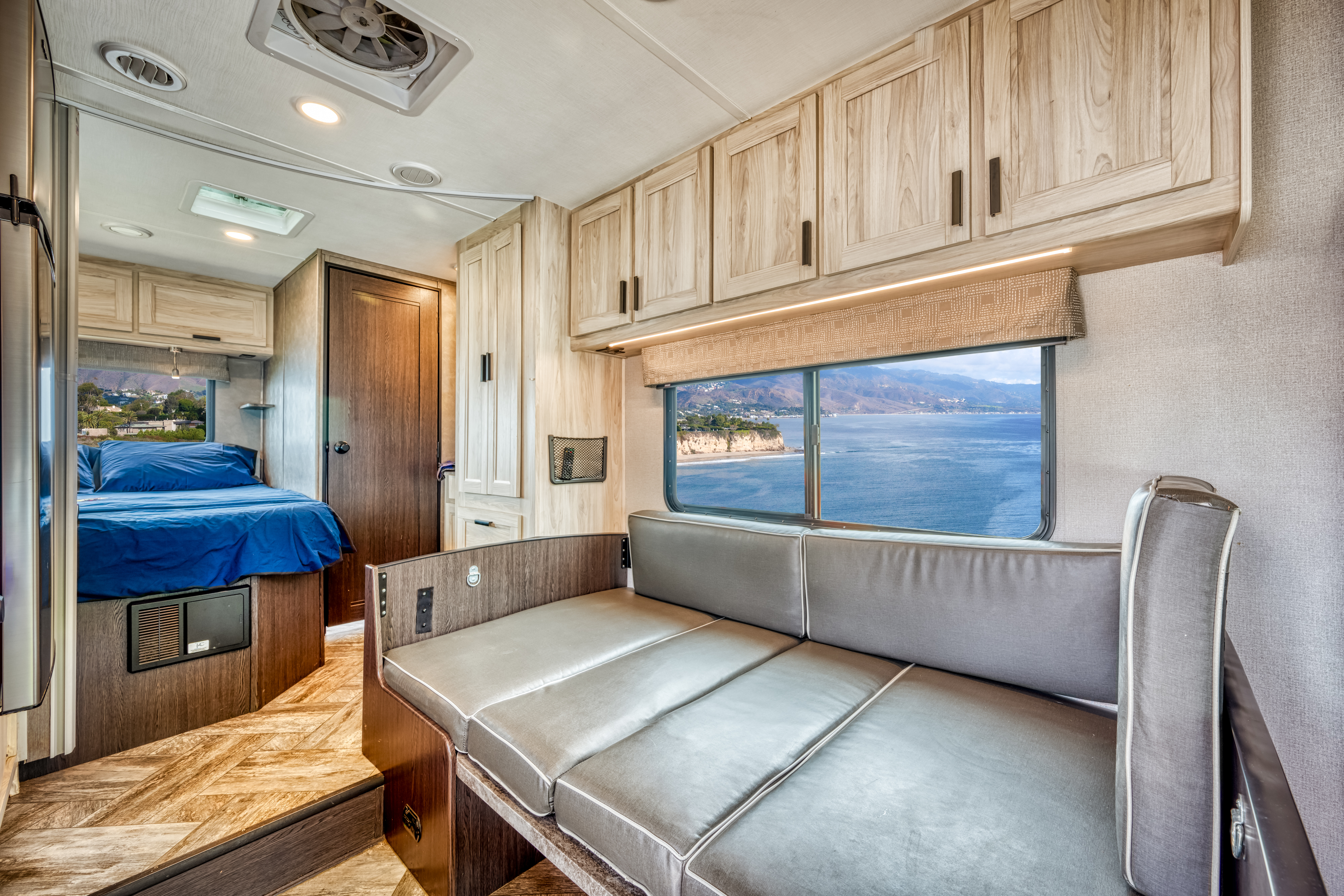 HDFahrzeugeRoadBearC23 25innen6