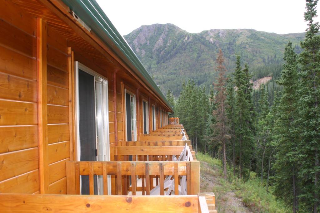 HDHotelAlaskaDenaliDenali Grizzly Bear Resortbalkon