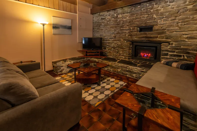 HDHotelBritish ColumbiaBella CoolaBella Coola Mountain Lodgekamin