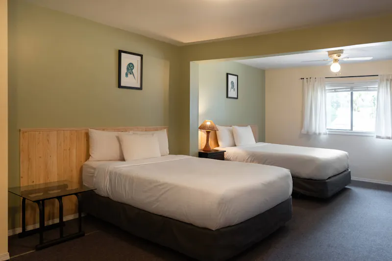 HDHotelBritish ColumbiaBella CoolaBella Coola Mountain Lodgezimmer