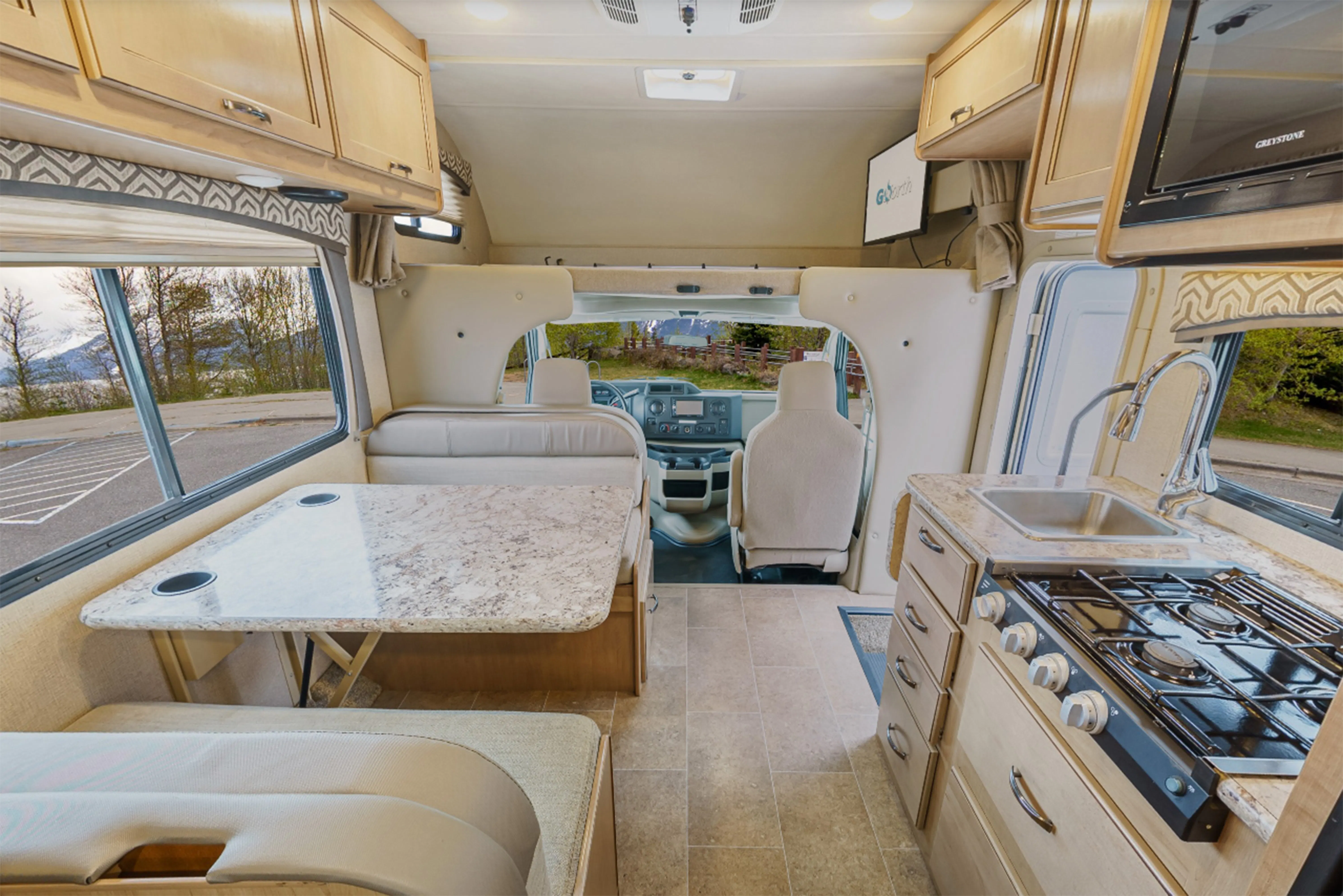 HDFahrzeugeGoNorthMH19 21Interior back to front 2019