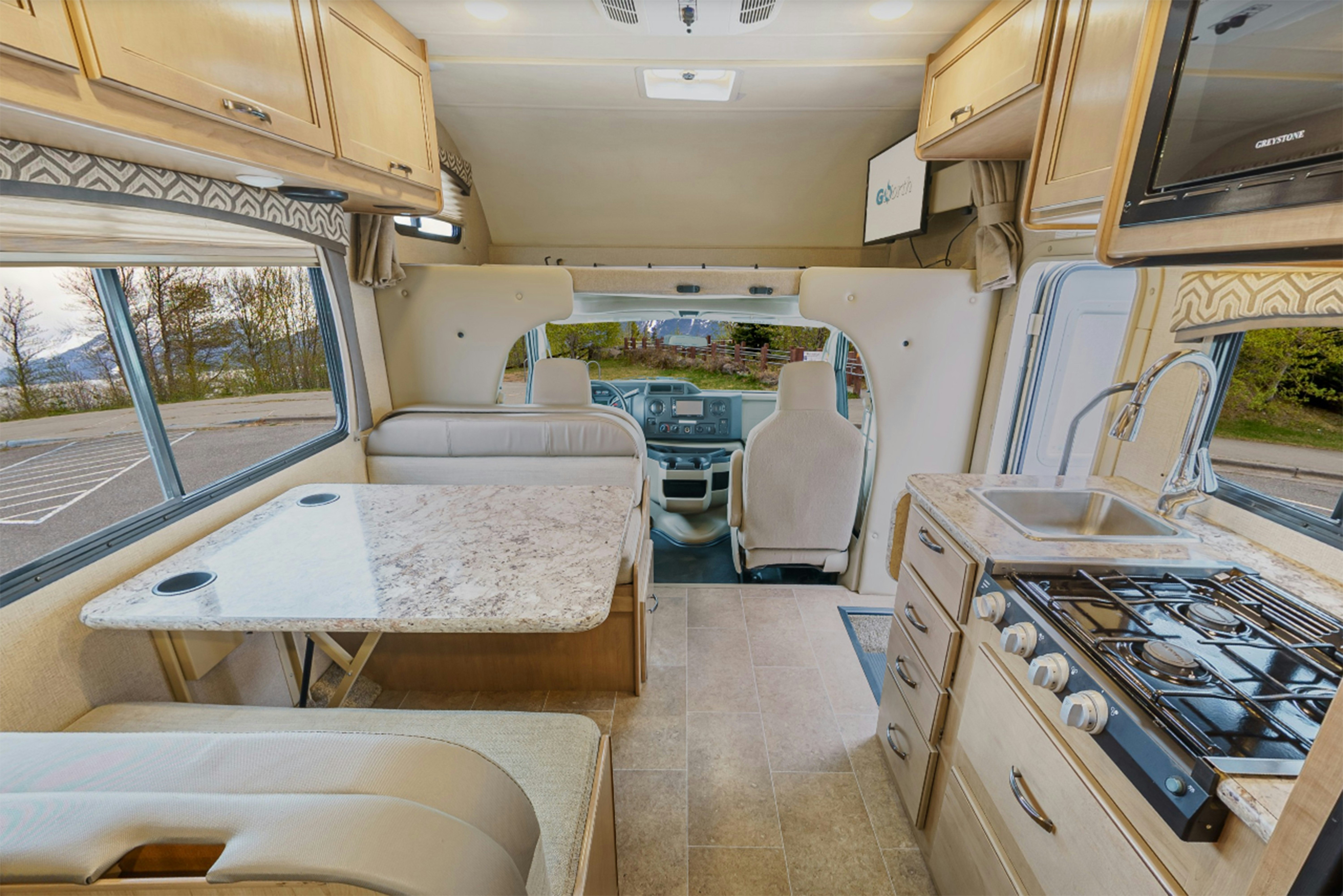 HDFahrzeugeGoNorthMH19 21Interior back to front 2019