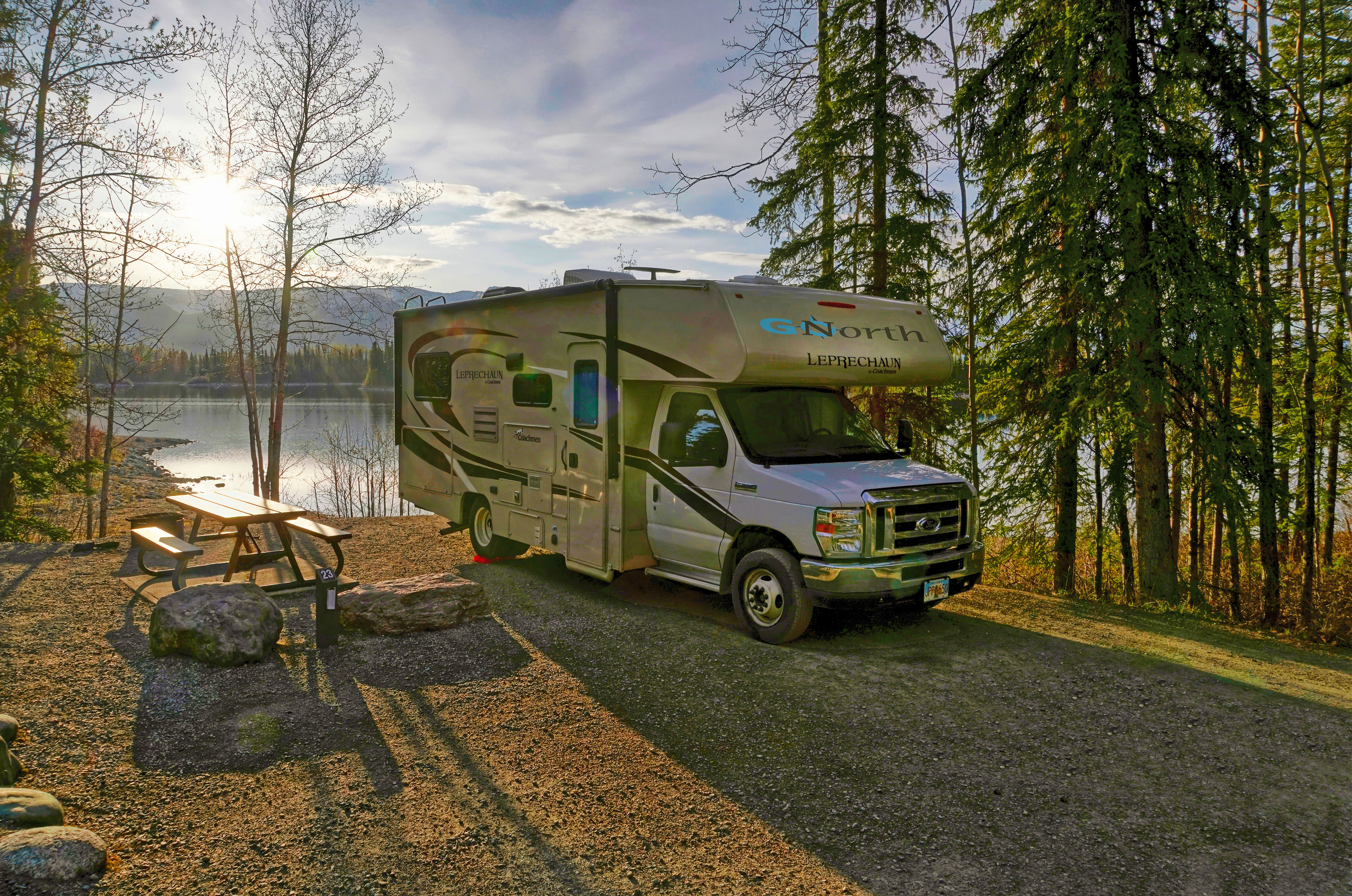 HDFahrzeugeGoNorthMH22 24Exterior Boya Lake BC