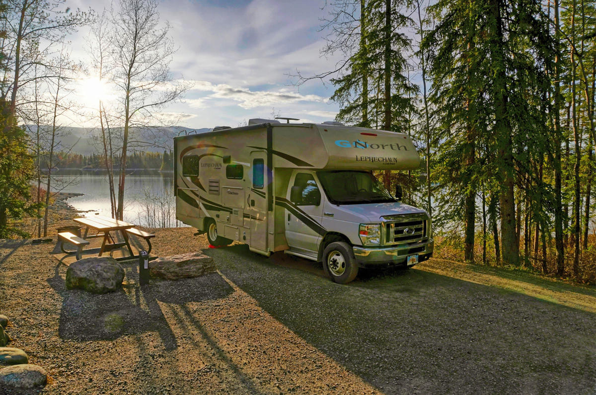 HDFahrzeugeGoNorthMH22 24Exterior Boya Lake BC