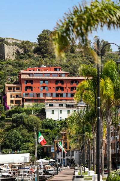 HDHotelItalienLa RoqqaAussen2