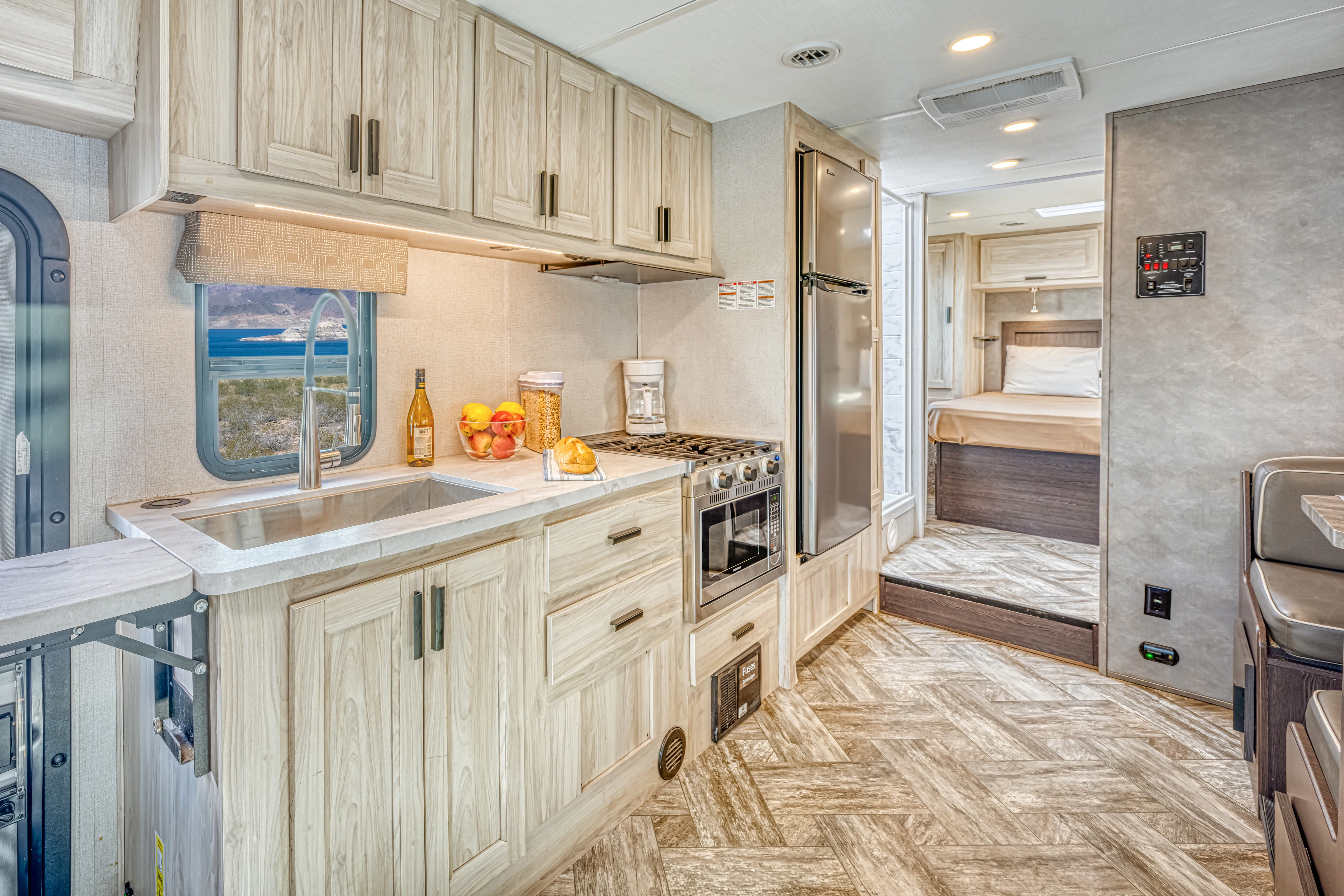 HDFahrzeugeEl MonteC Family Sleeper25