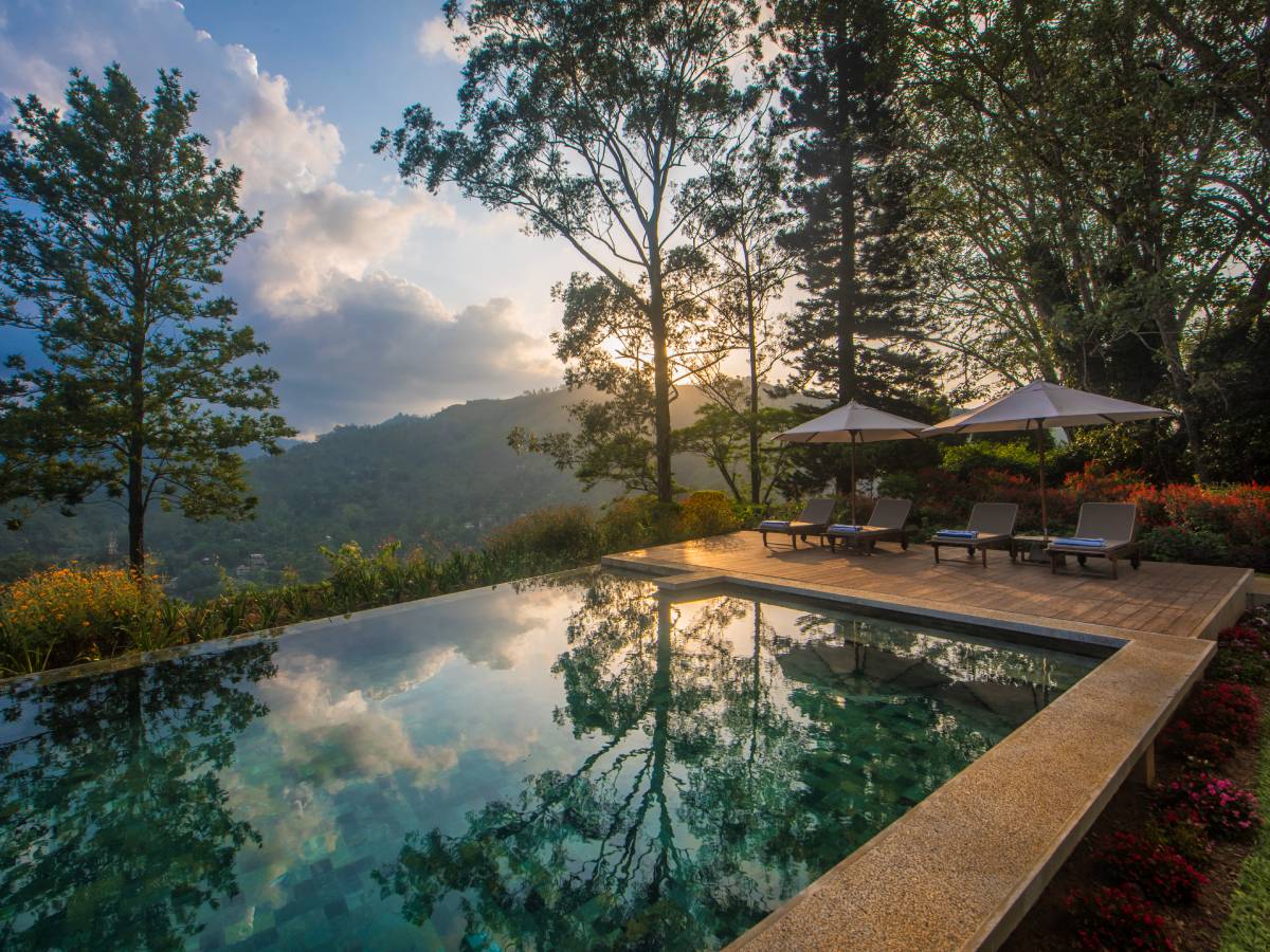 HotelSri LankaNine SkiesPool3