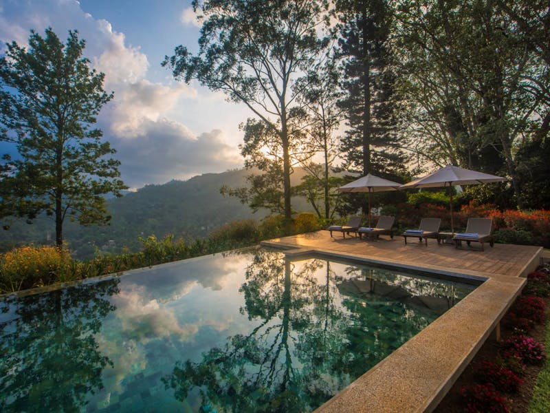 HotelSri LankaNine SkiesPool3