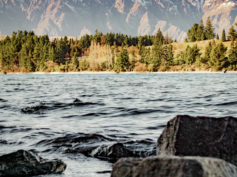 HDNeuseelandQueenstownBerge am See
