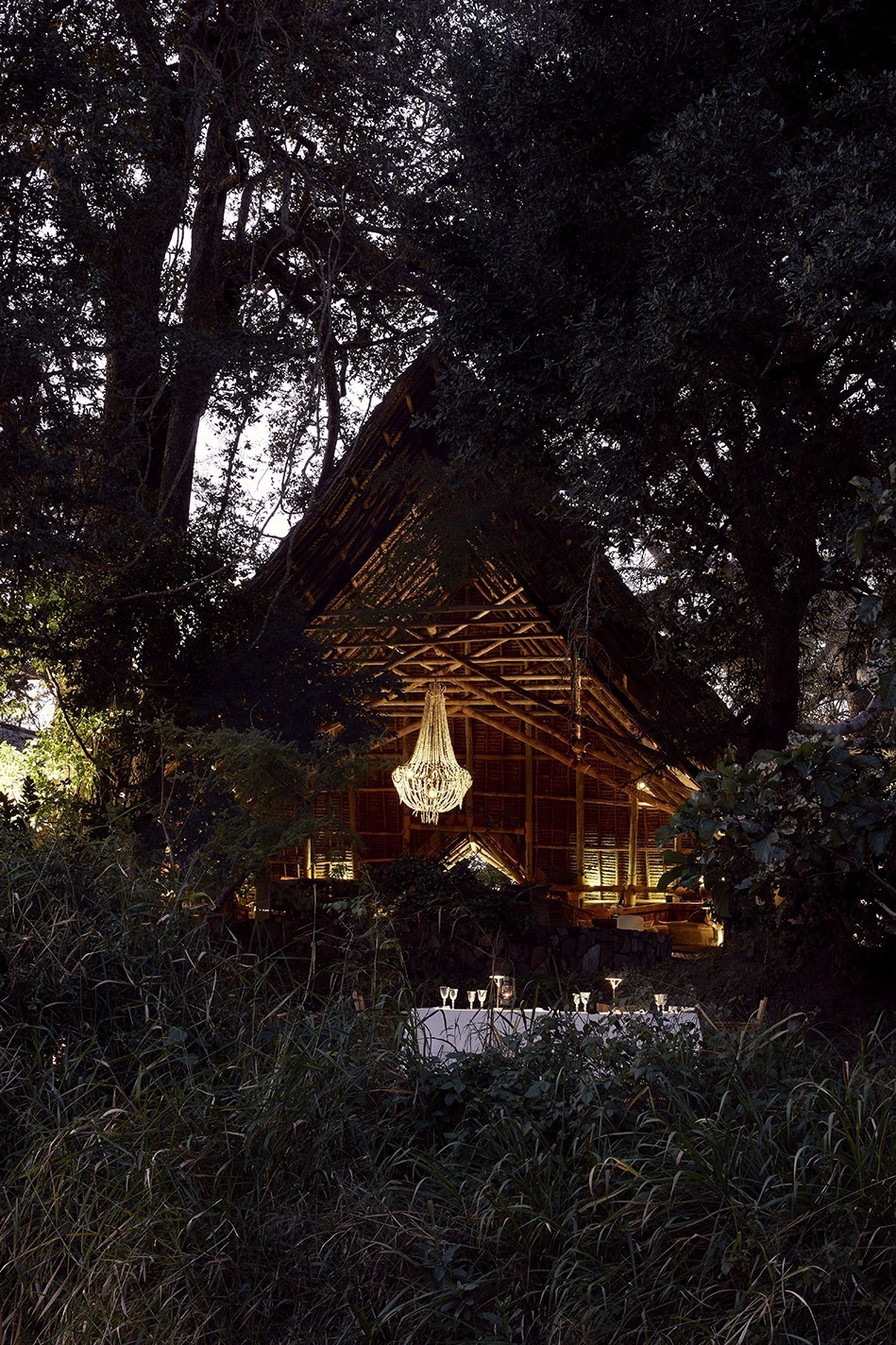 HDHotelTansaniaLaba Jongomero CampTent by night