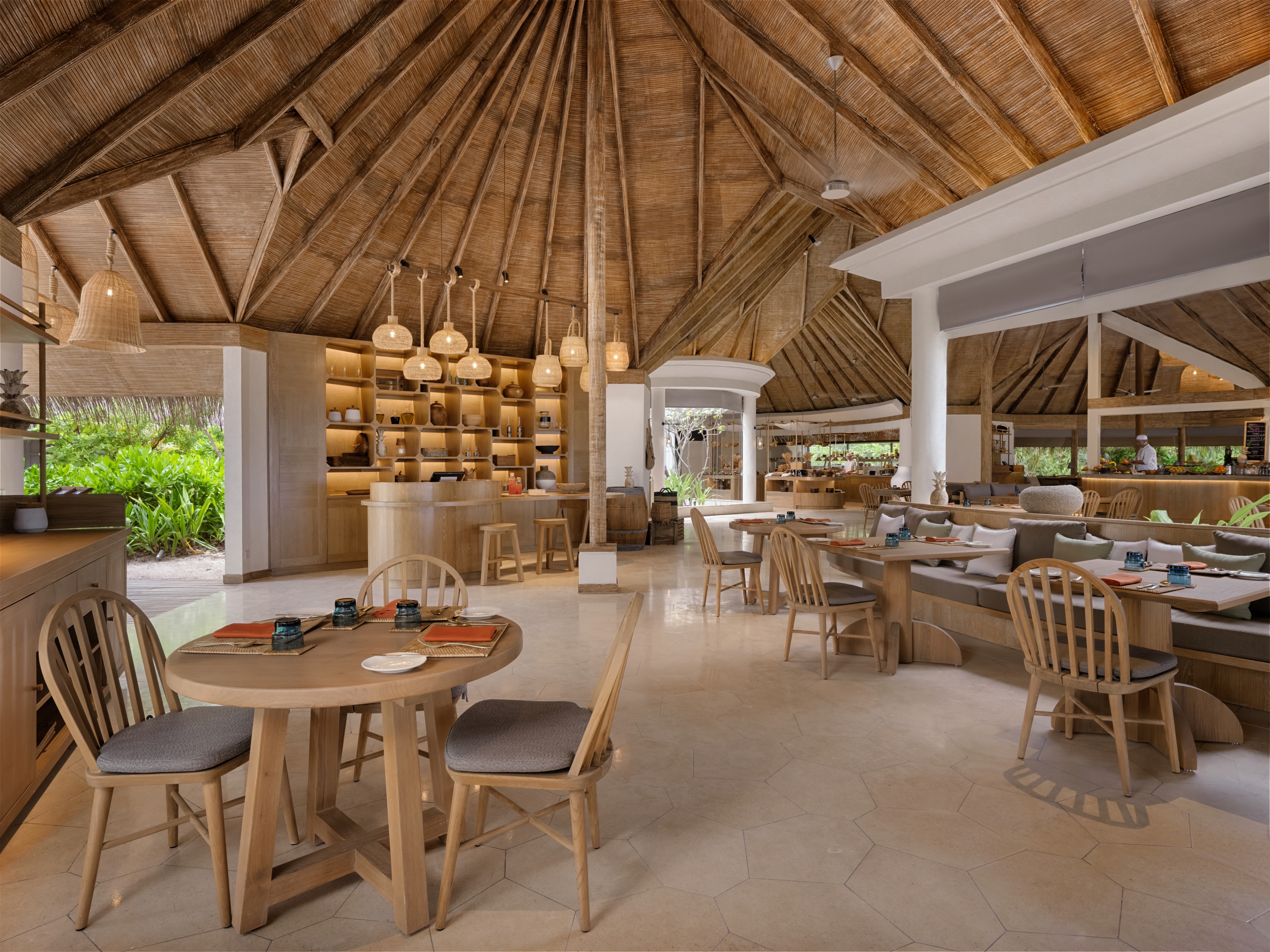 HDHotelMaledivenSix Senses KanuhuraThe Market