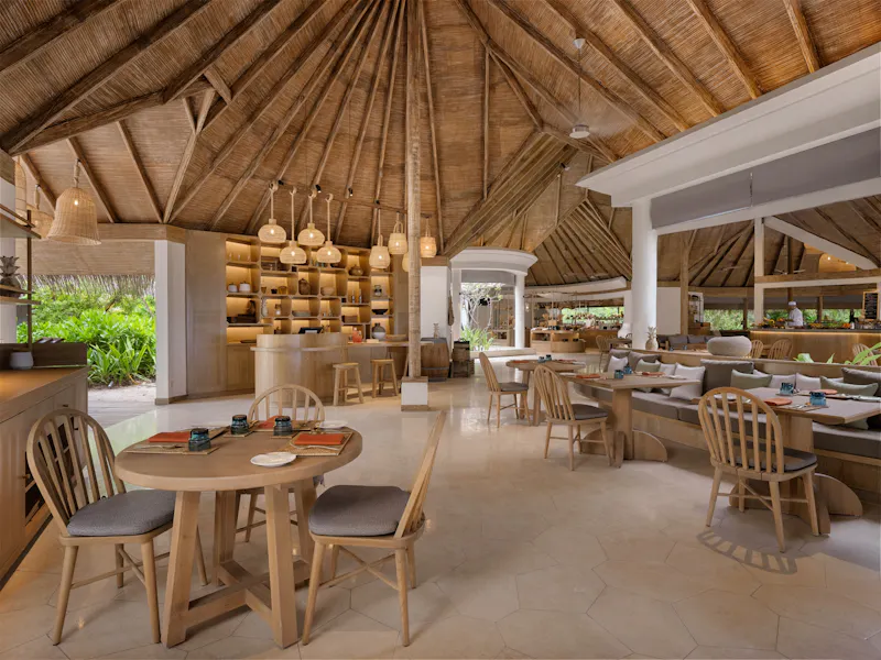 HDHotelMaledivenSix Senses KanuhuraThe Market