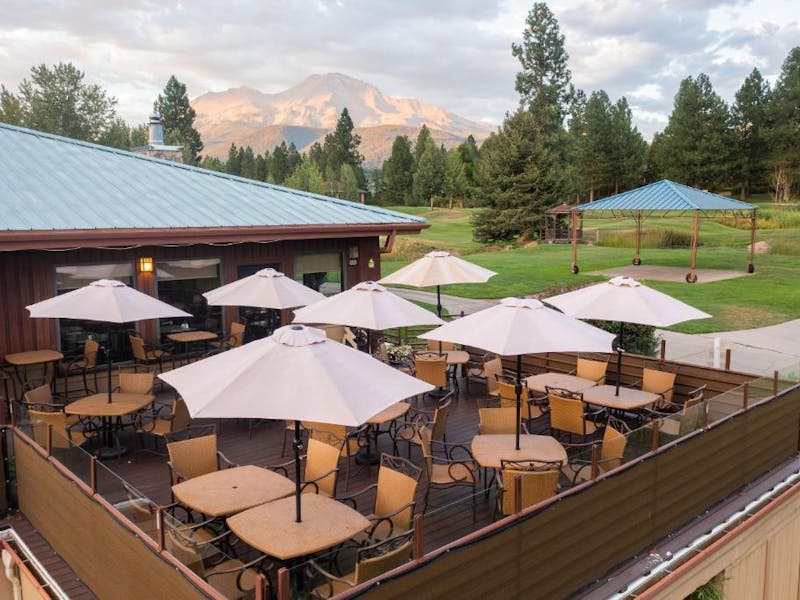 HotelCaliforniaMount ShastaMount Shasta ResortTerrasse