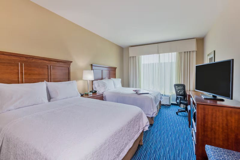 HDHotelKentuckyHampton Inn Suites DowntownZimmer