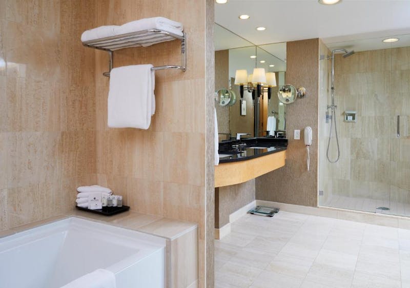 HDHotelBritish ColumbiaVancouverPan Pacific VancouverBadezimmer