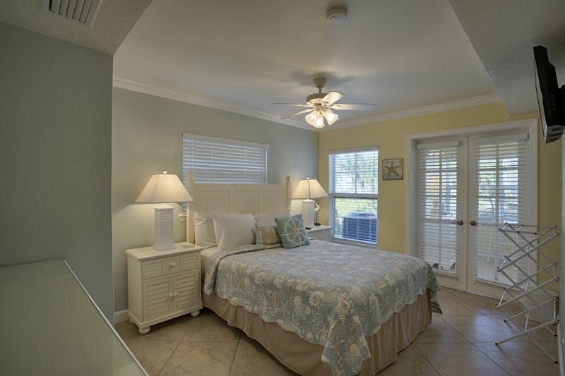 HDHotelFloridaClearwaterBarefoot Beach Resortbedroom2