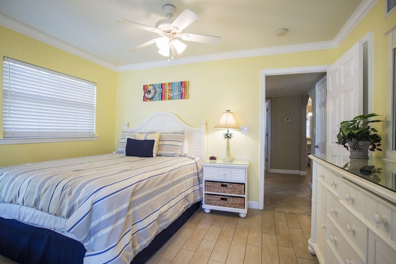 HDHotelFloridaClearwaterBarefoot Beach Resortbedroom3