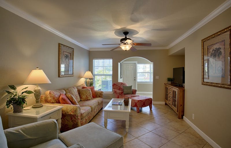 HDHotelFloridaClearwaterBarefoot Beach Resortliving room