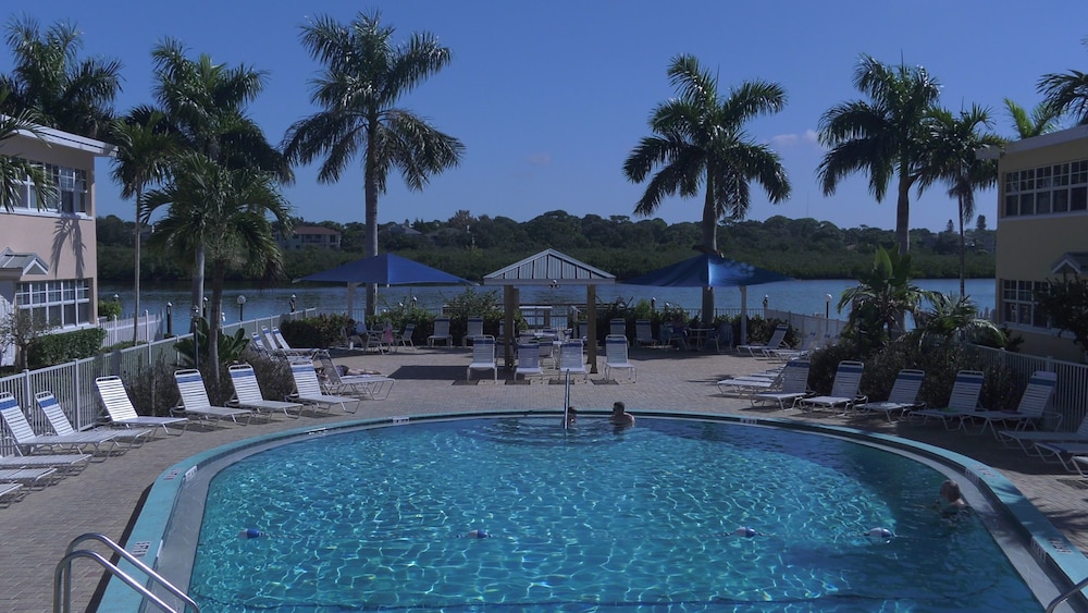 HDHotelFloridaClearwaterBarefoot Beach Resortpool